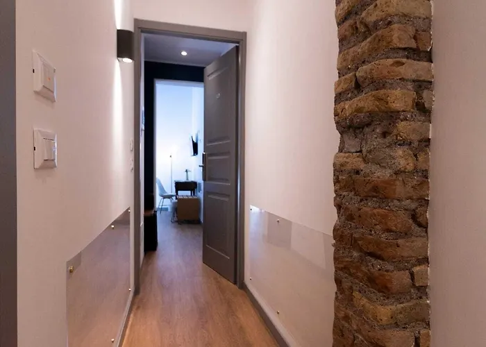 Trevi Monti House Рим